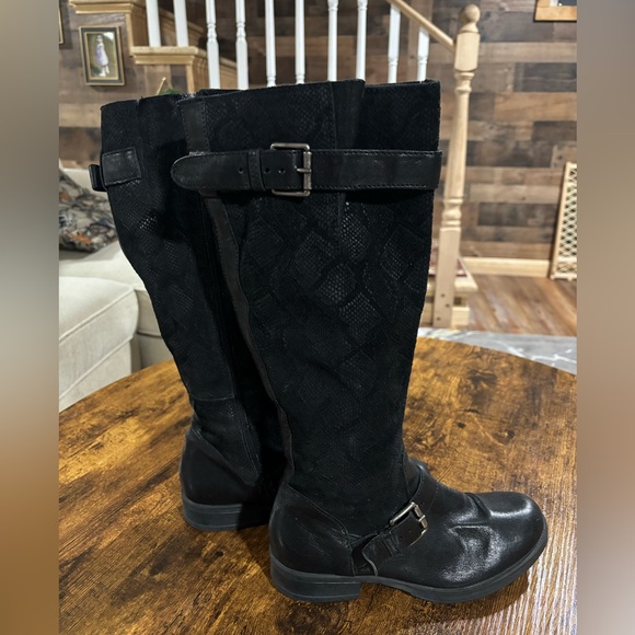 Shoes - BLACK LEATHER PYTHON BOOTS